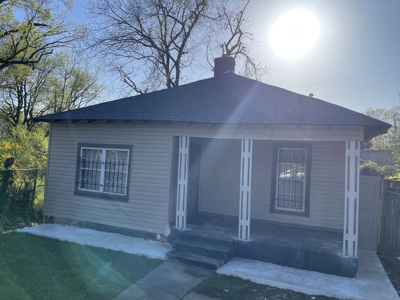 1565 Latham St #NA - Photo 3 of 11