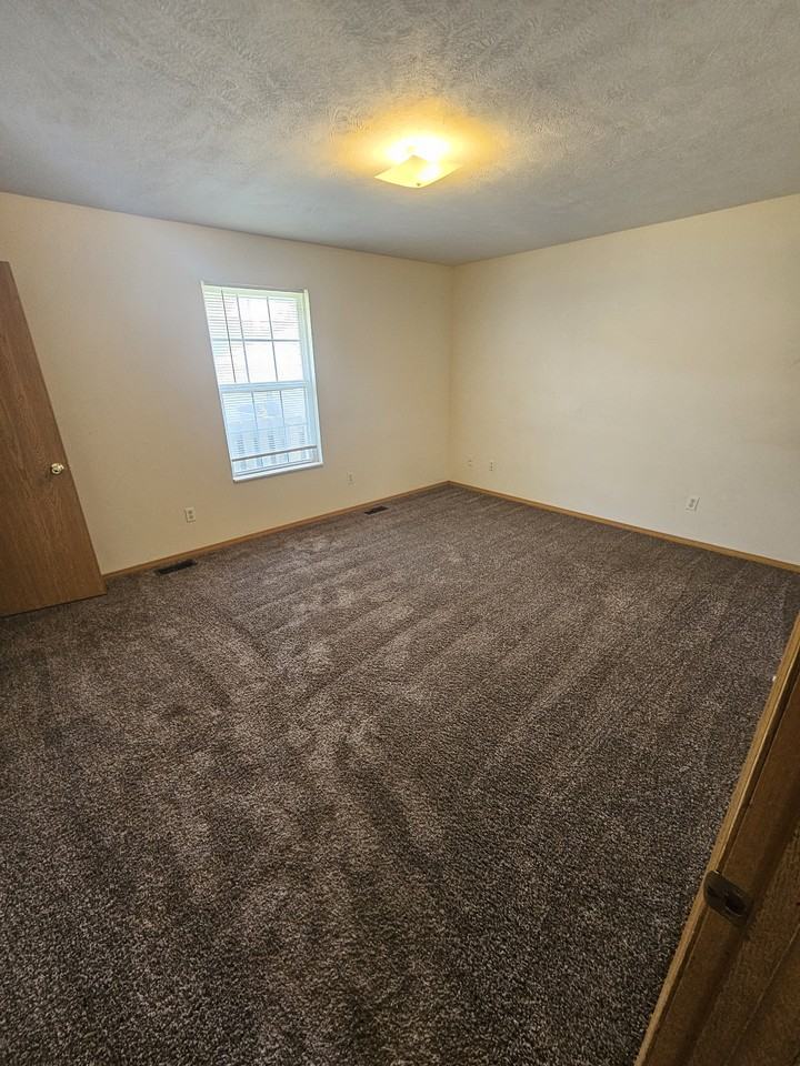 3118 W Commercial St #B - Photo 5 of 7