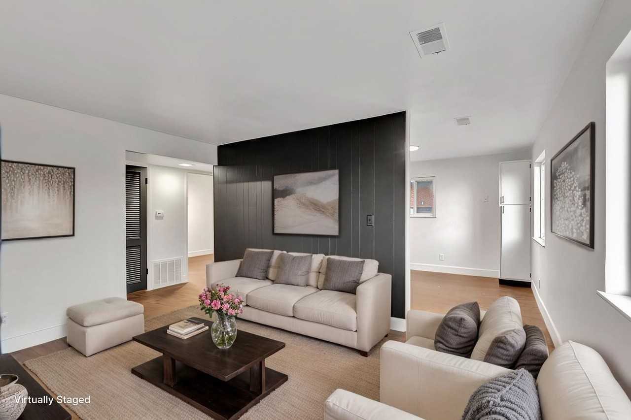 8 Bordeaux Dr #4 - Photo 2 of 23