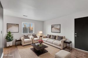 featured image of 8 Bordeaux Dr #4