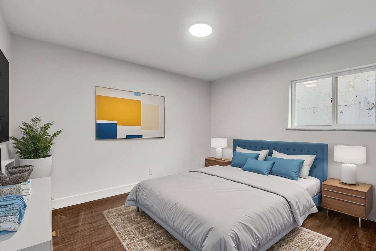 8 Bordeaux Dr #4 - Photo 7 of 23