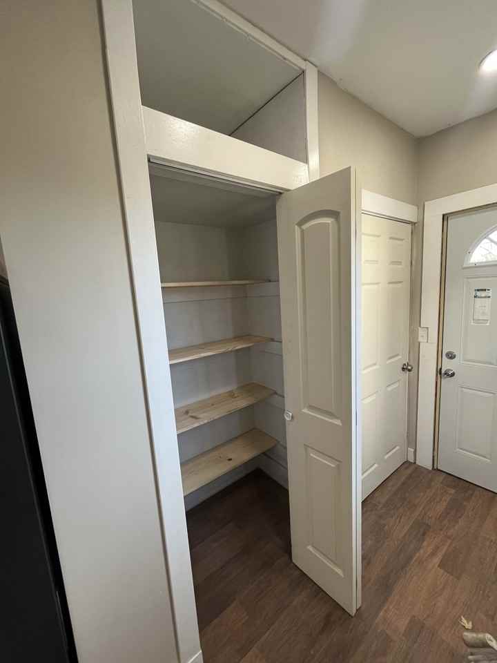 810 E 8th St #1 - Photo 3 of 15