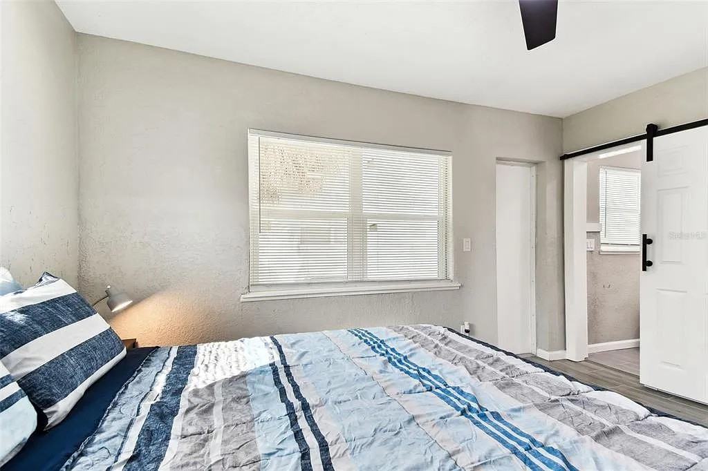 601 76th Ave #D - Photo 5 of 29