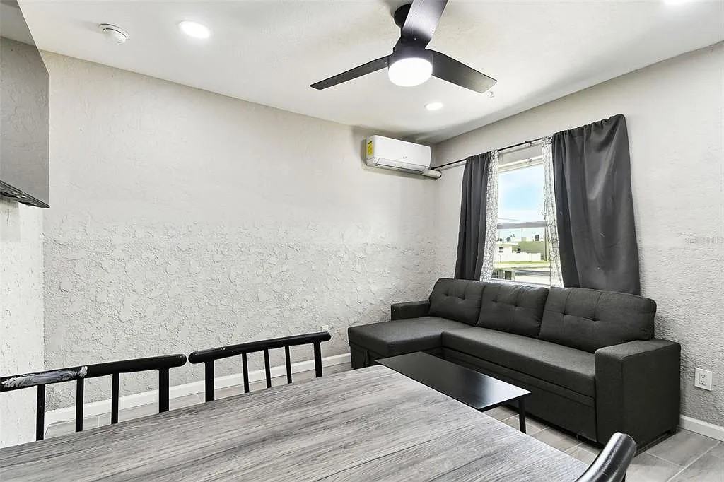 601 76th Ave #C - Photo 6 of 32