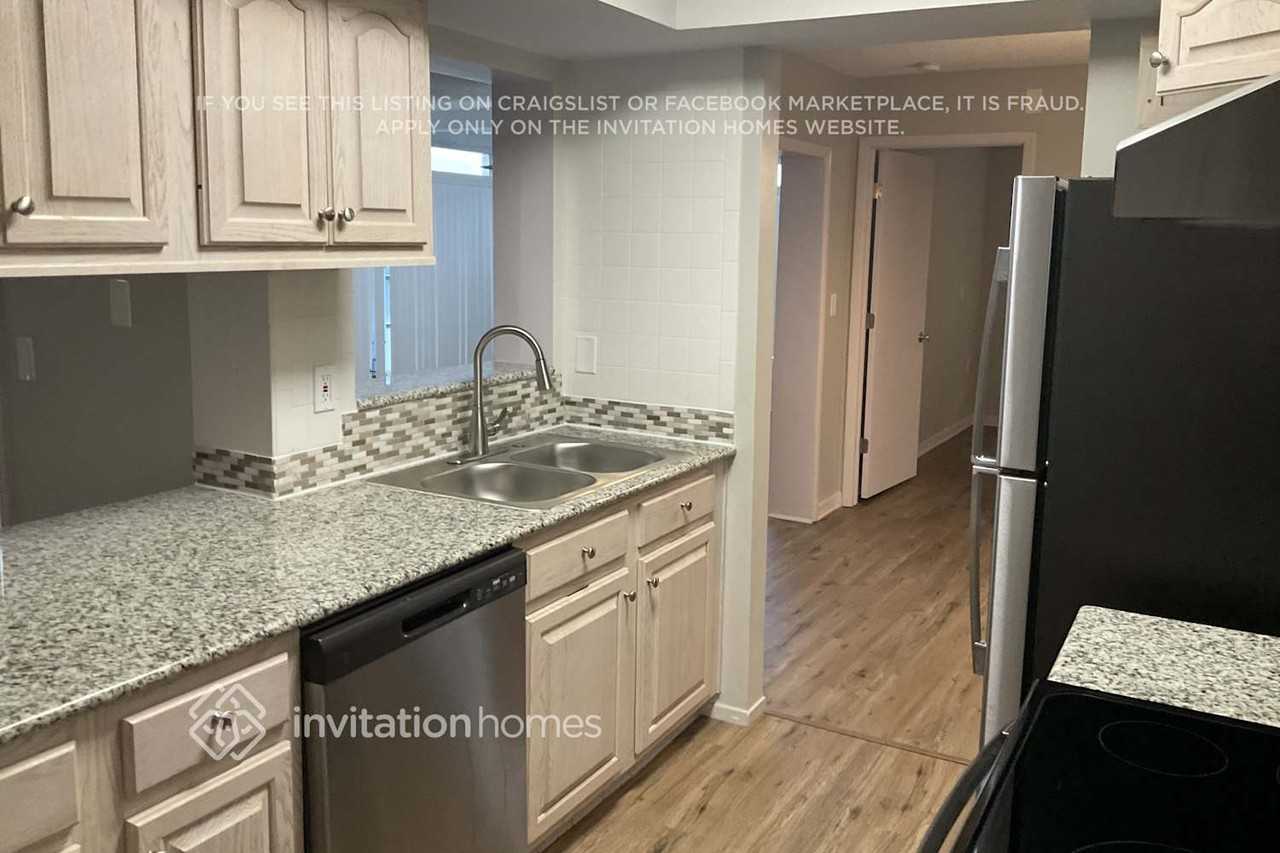 10841 Teer Ln - Photo 3 of 11