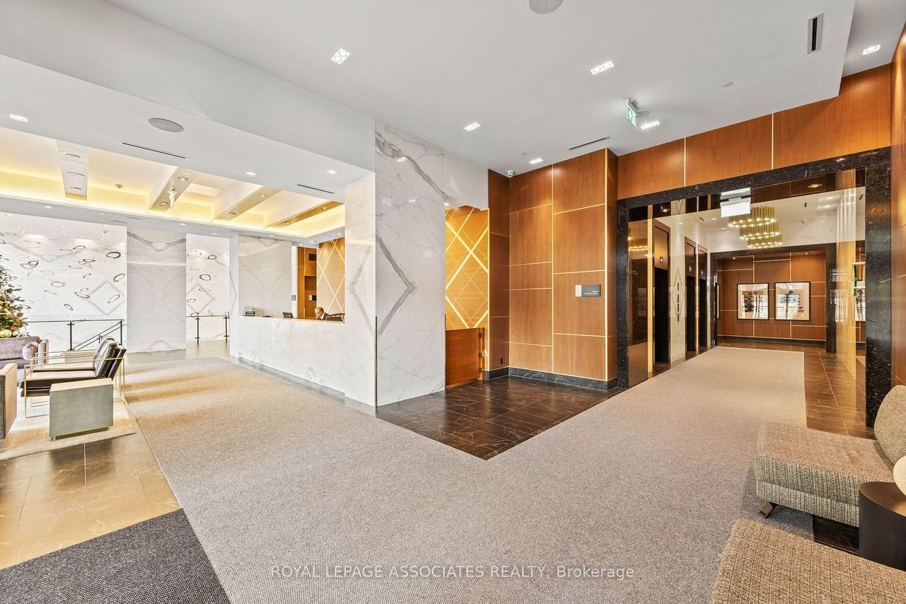 15 Merchants' Wharf #507 - Photo 3 of 36