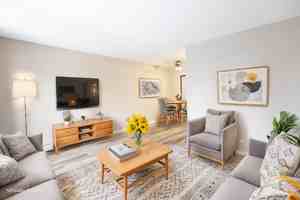 featured image of 1419 17 Ave Nw