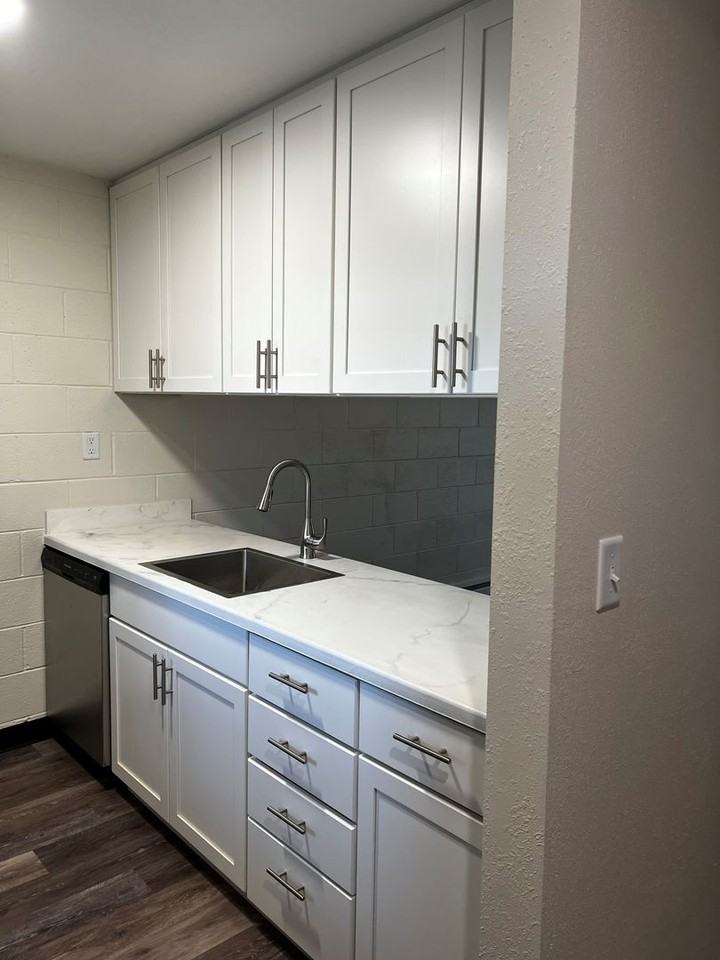 24 South Ewing Street - Photo 3 of 10