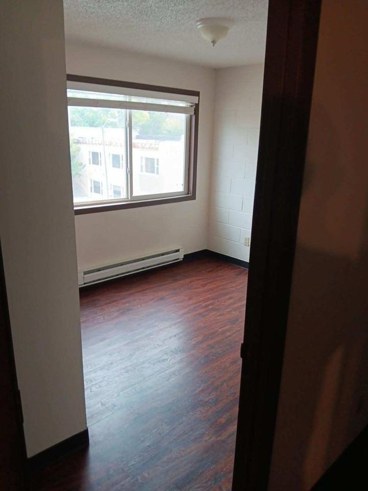 24 South Ewing Street - Photo 7 of 10