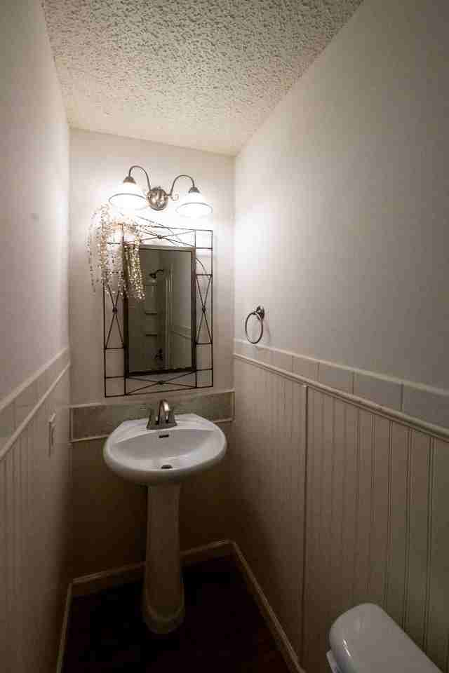 33 Brentwood Dr - Photo 4 of 12