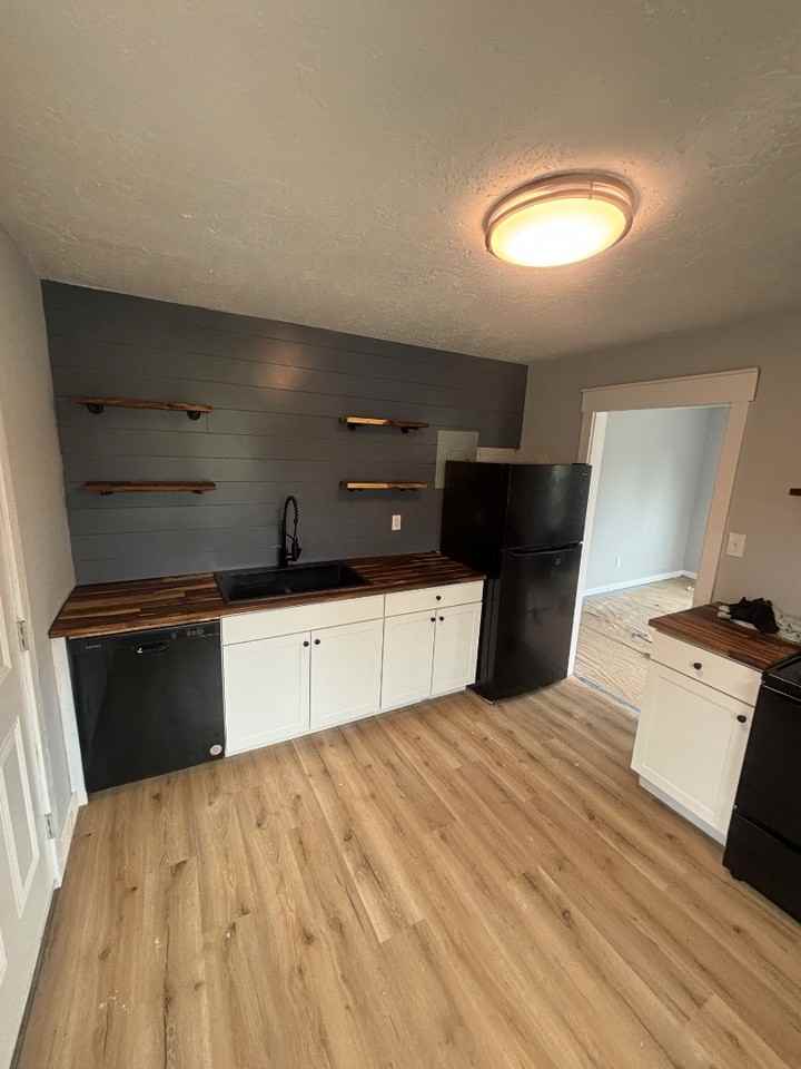 241 S 13th St - Photo 5 of 13