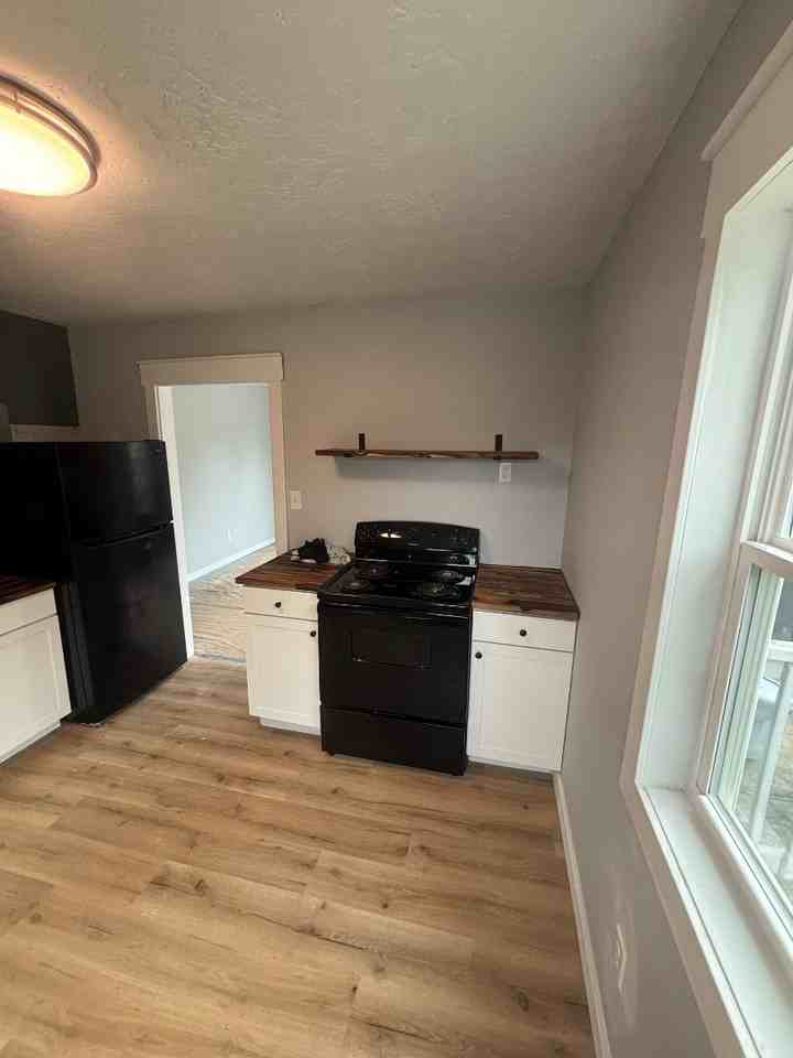 241 S 13th St - Photo 6 of 13