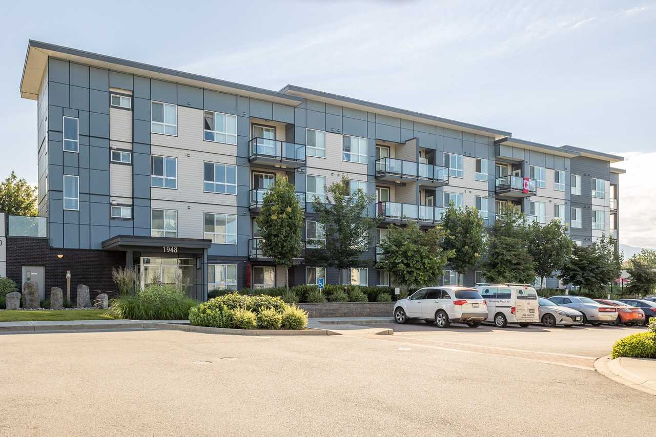 1948 Parallel Two Apartment