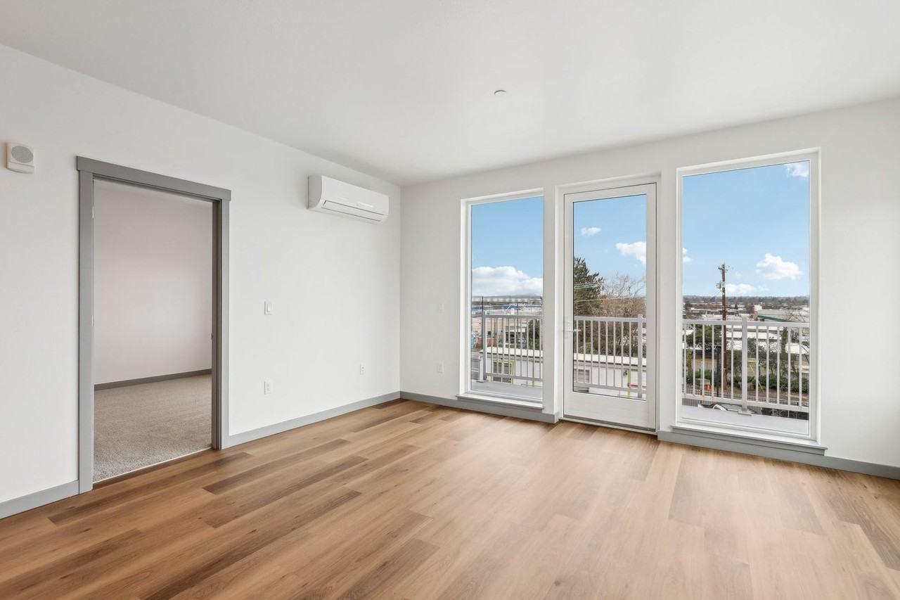 Grand Vista Apartments - Photo 6 of 7