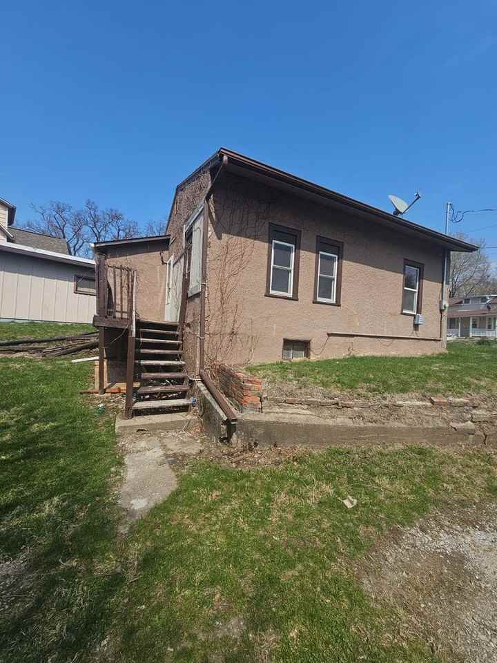 1161 22nd St - Photo 3 of 10