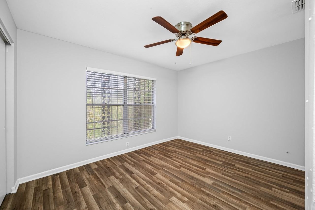 4004 N Branch Ave #C - Photo 7 of 43