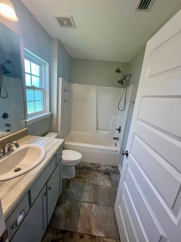 2406 Quiet Oaks Dr - Photo 6 of 9