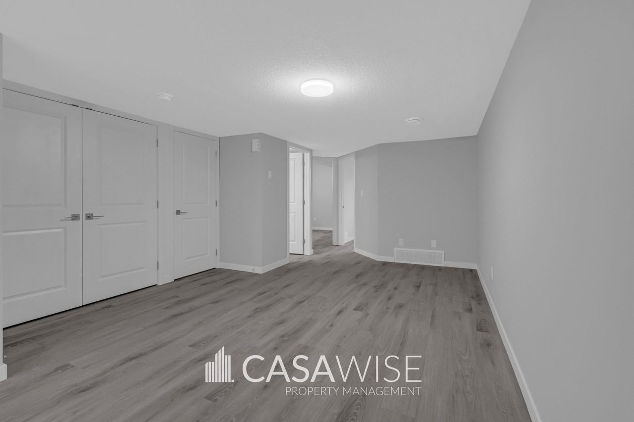 11927 125 St Nw Bsmt #BS - Photo 5 of 13