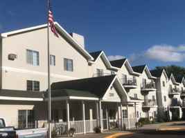 featured image of 200 Park St S