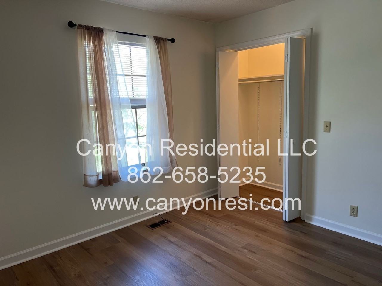 2494 Shenandoah Dr - Photo 4 of 30