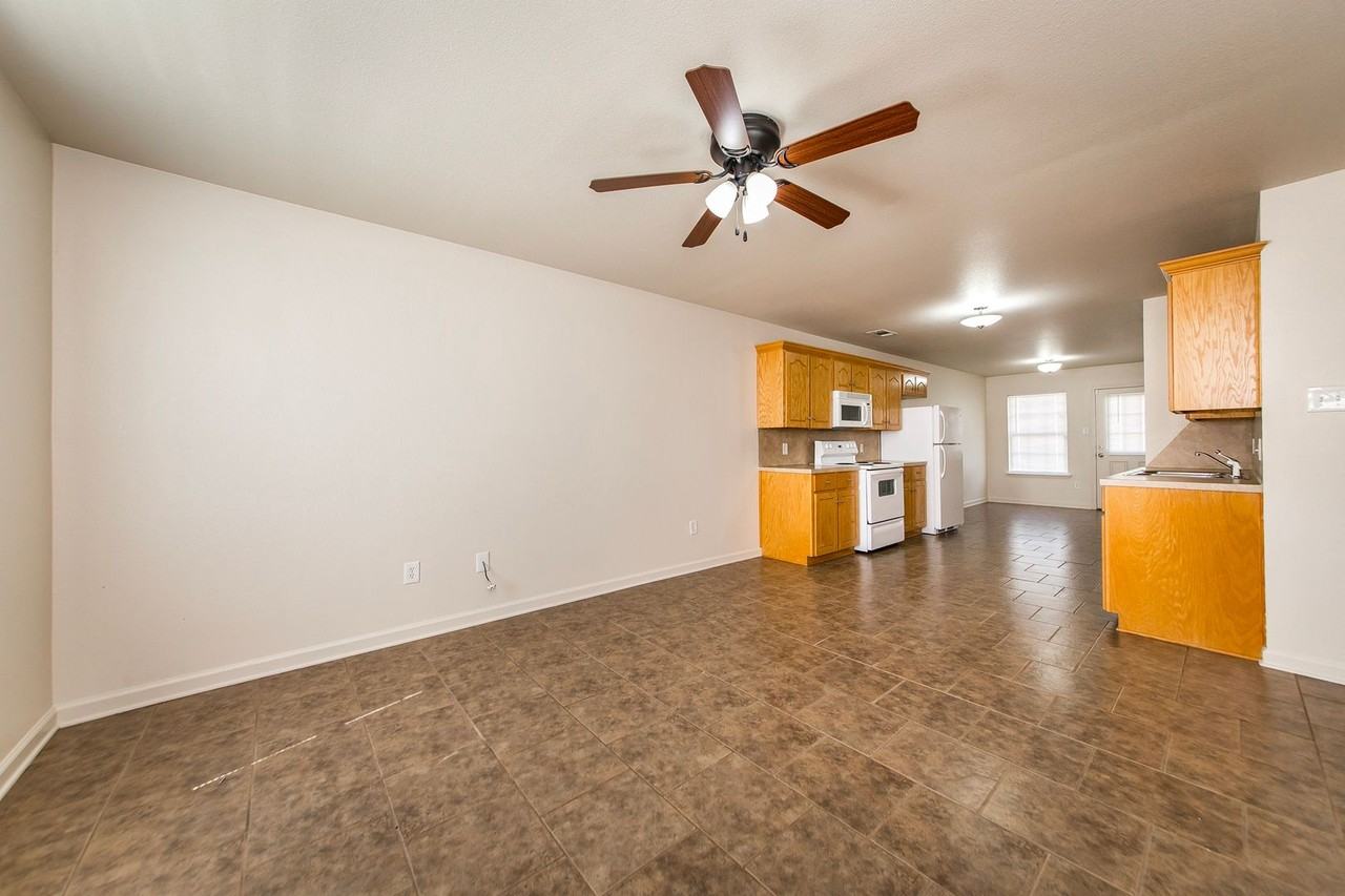 417 Scott St - Photo 4 of 17