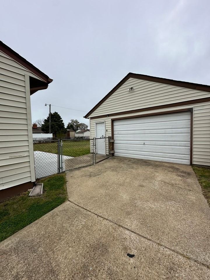 1636 King William Rd - Photo 7 of 11