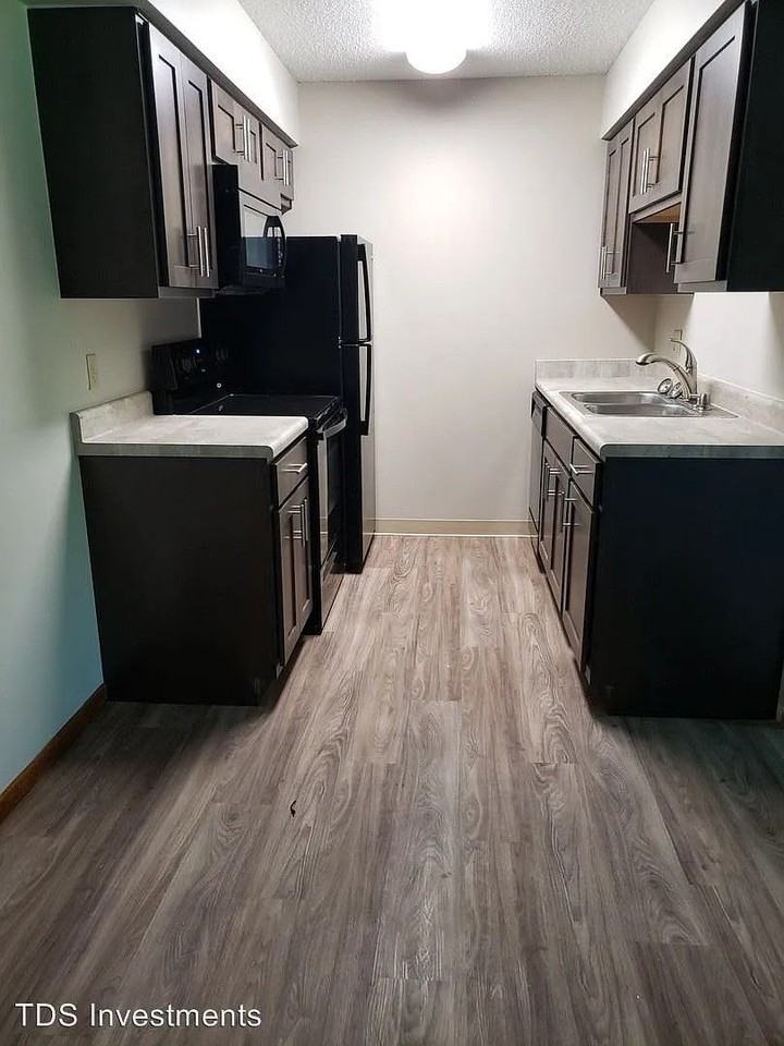 Parkside Apts. (TDS) - Photo 2 of 8