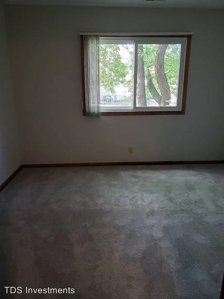 Parkside Apts. (TDS) - Photo 7 of 8