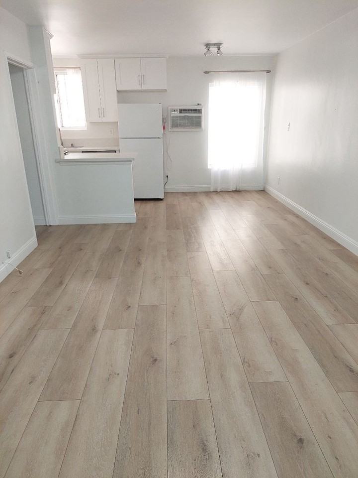 6640 Woodman Ave - Photo 2 of 7