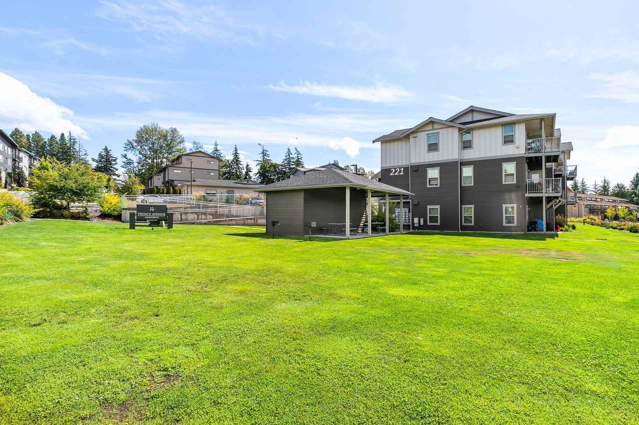 Find your dream home at Prince Avenue Apartments! Offering 1, 2, 3, and 4 bedroom Units! - Photo 5 of 6