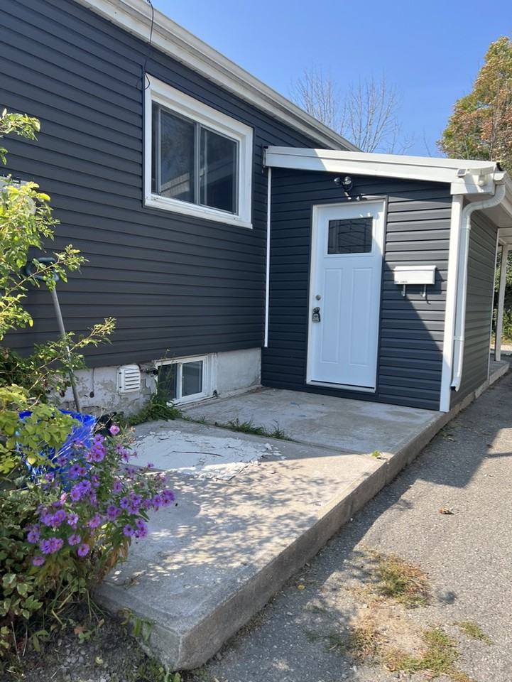 844 Sherbrooke St Lowr - Photo 2 of 28