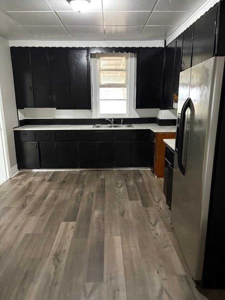 414 414 N Pitt St - Photo 5 of 14