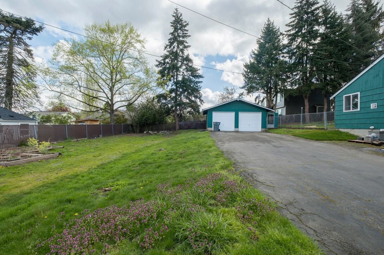 1608 Shattuck Ave S - Photo 3 of 32