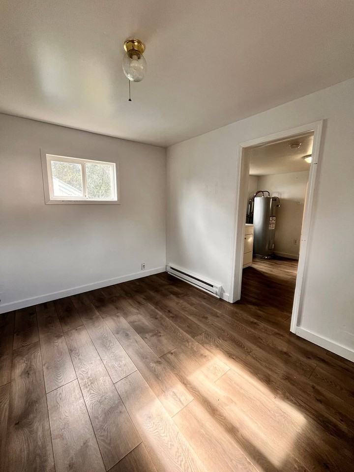 903 A St - Photo 2 of 9