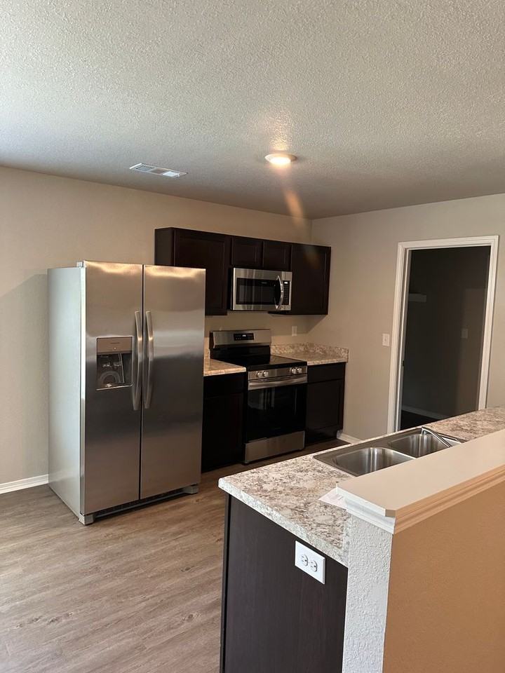 5107 Yukon Dr - Photo 6 of 18