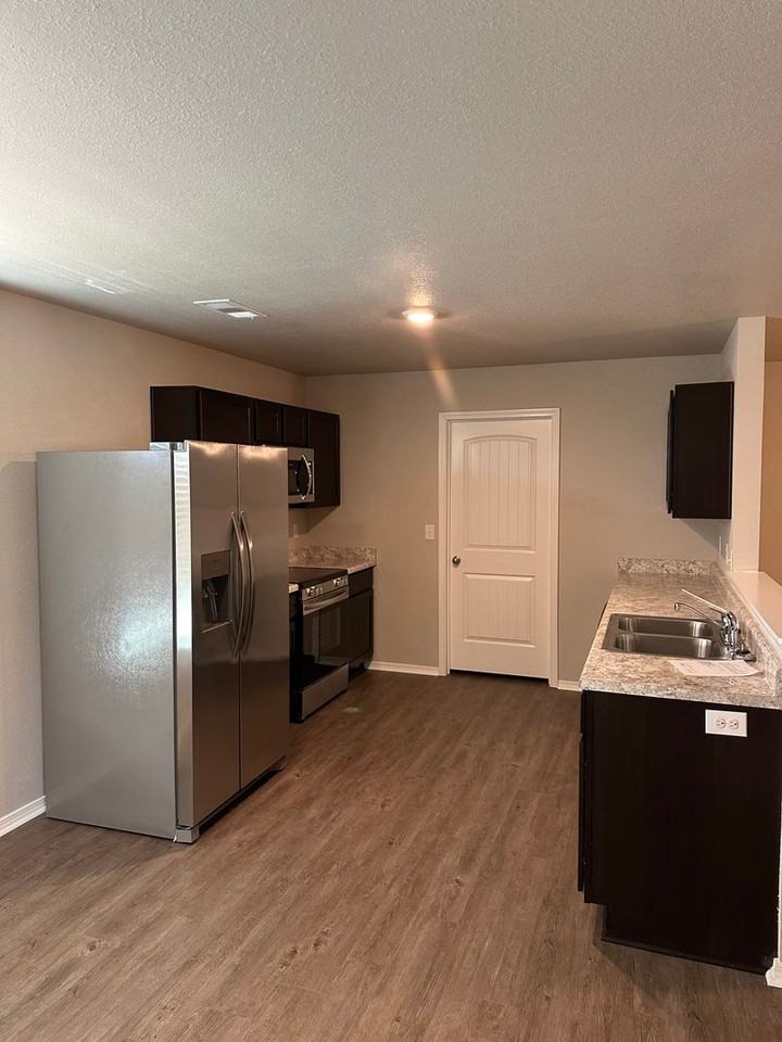 5107 Yukon Dr - Photo 7 of 18