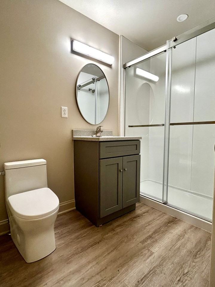 Norwegian Manor - Photo 4 of 13