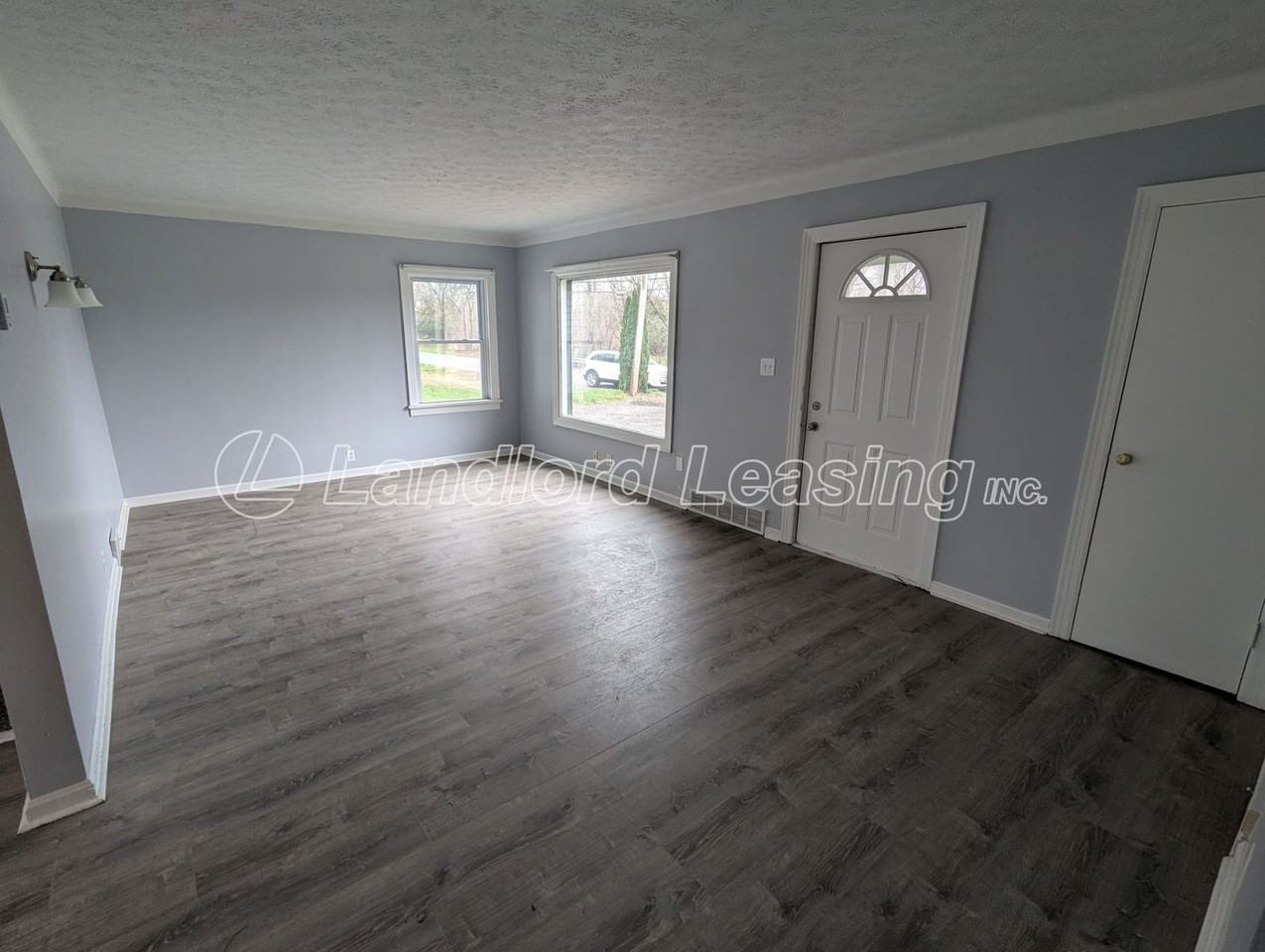 45600 Middle Ridge Rd - Photo 2 of 15