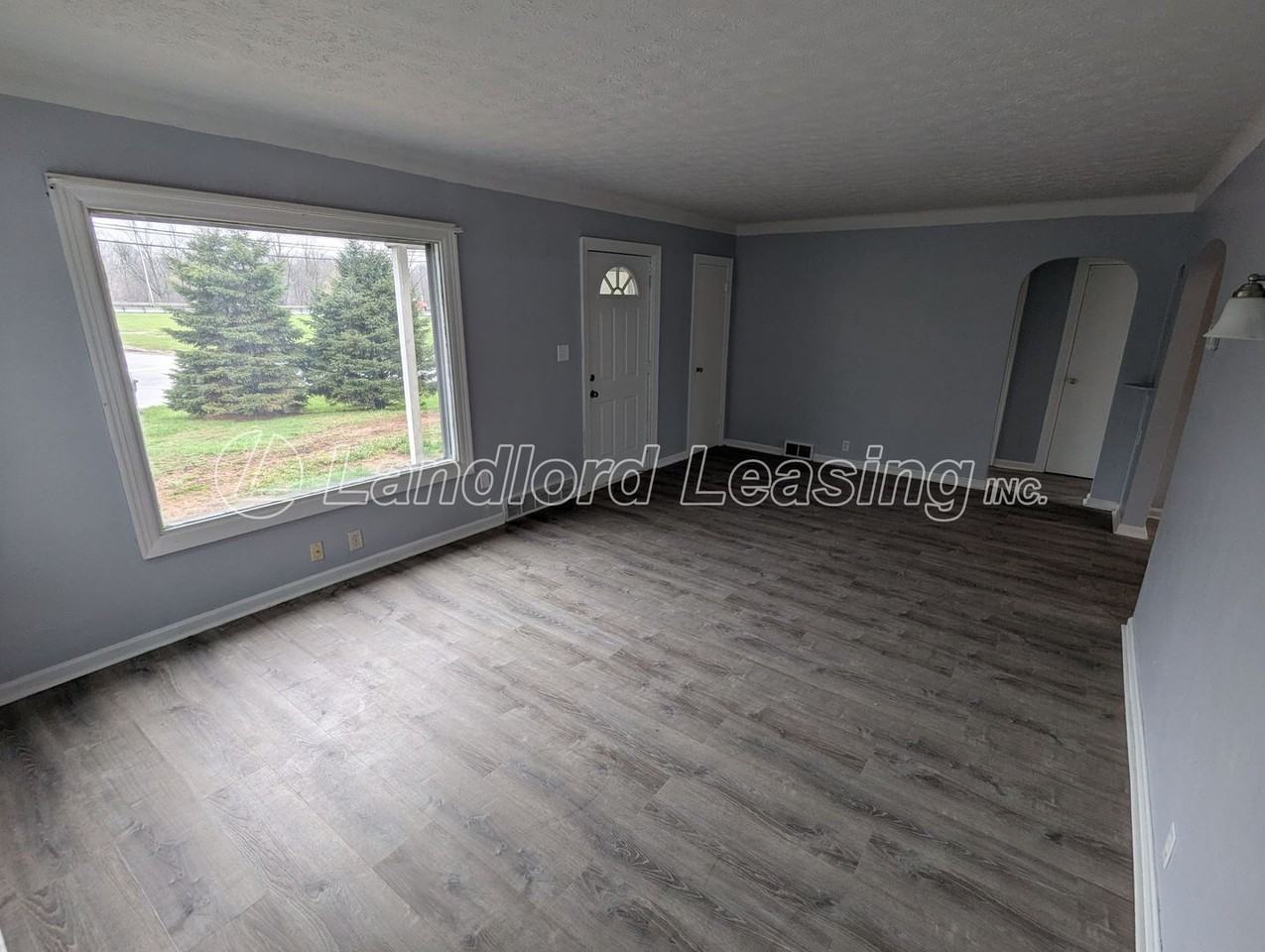 45600 Middle Ridge Rd - Photo 3 of 15
