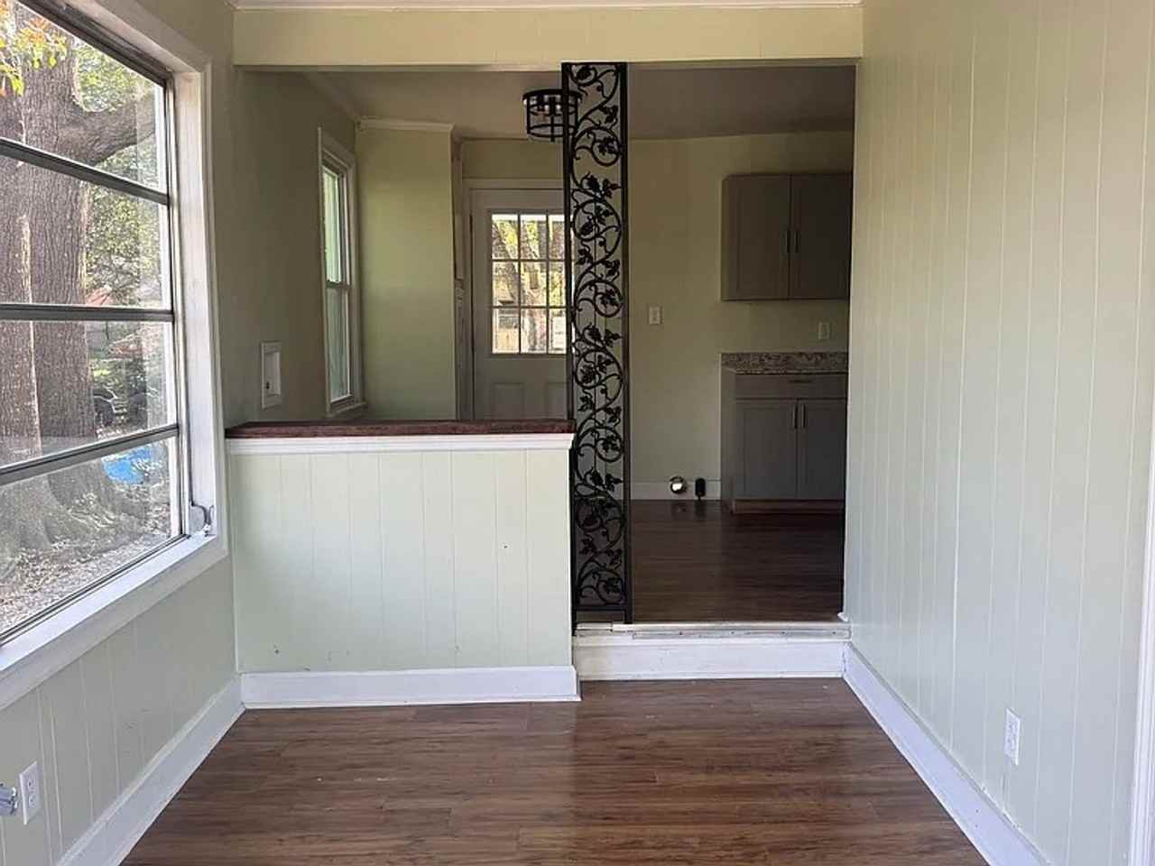 906 Central Ave - Photo 2 of 4