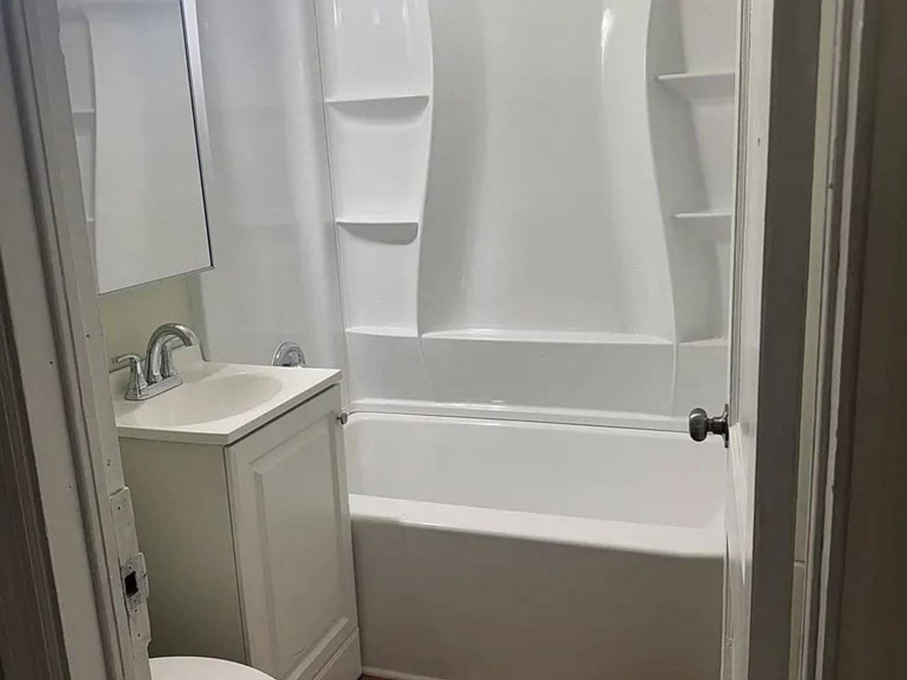 906 Central Ave - Photo 4 of 4