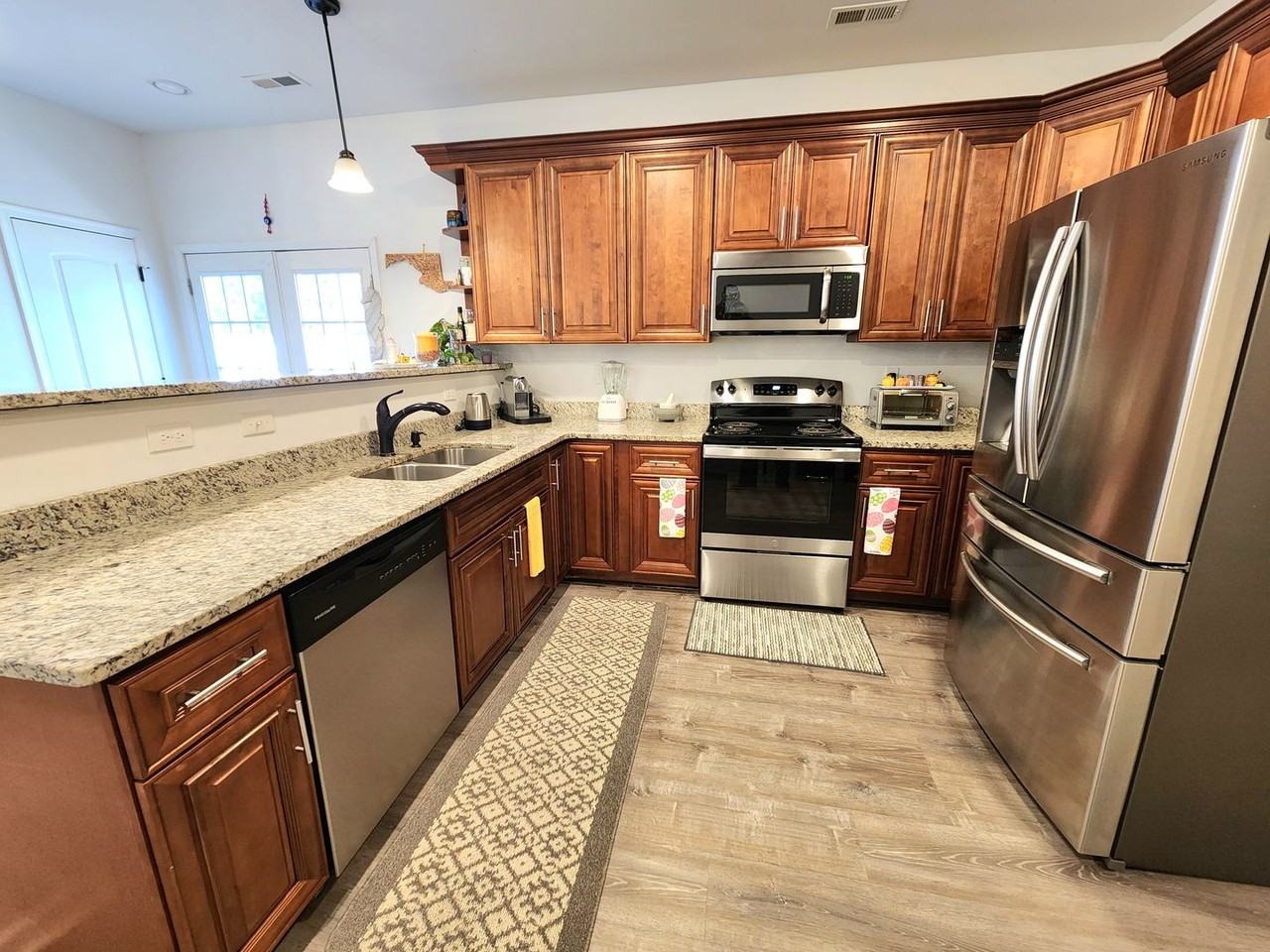 232 Woodview Ave - Photo 6 of 29