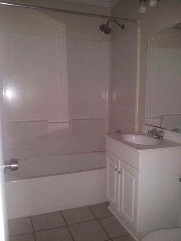 7028 Hunter St - Photo 5 of 9