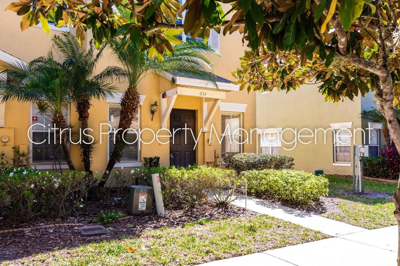 233 Deepcove Rd - Photo 4 of 28