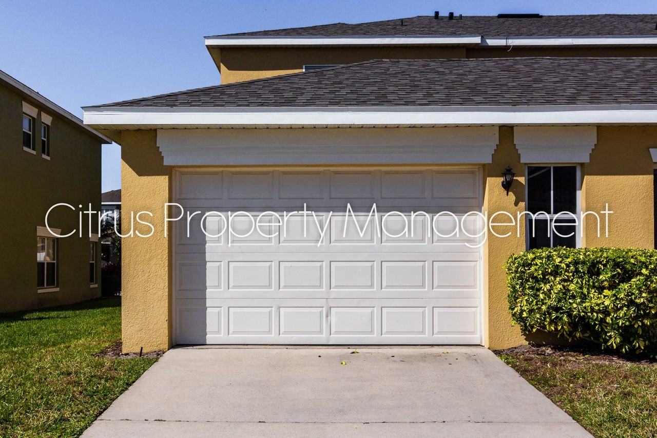 233 Deepcove Rd - Photo 5 of 28