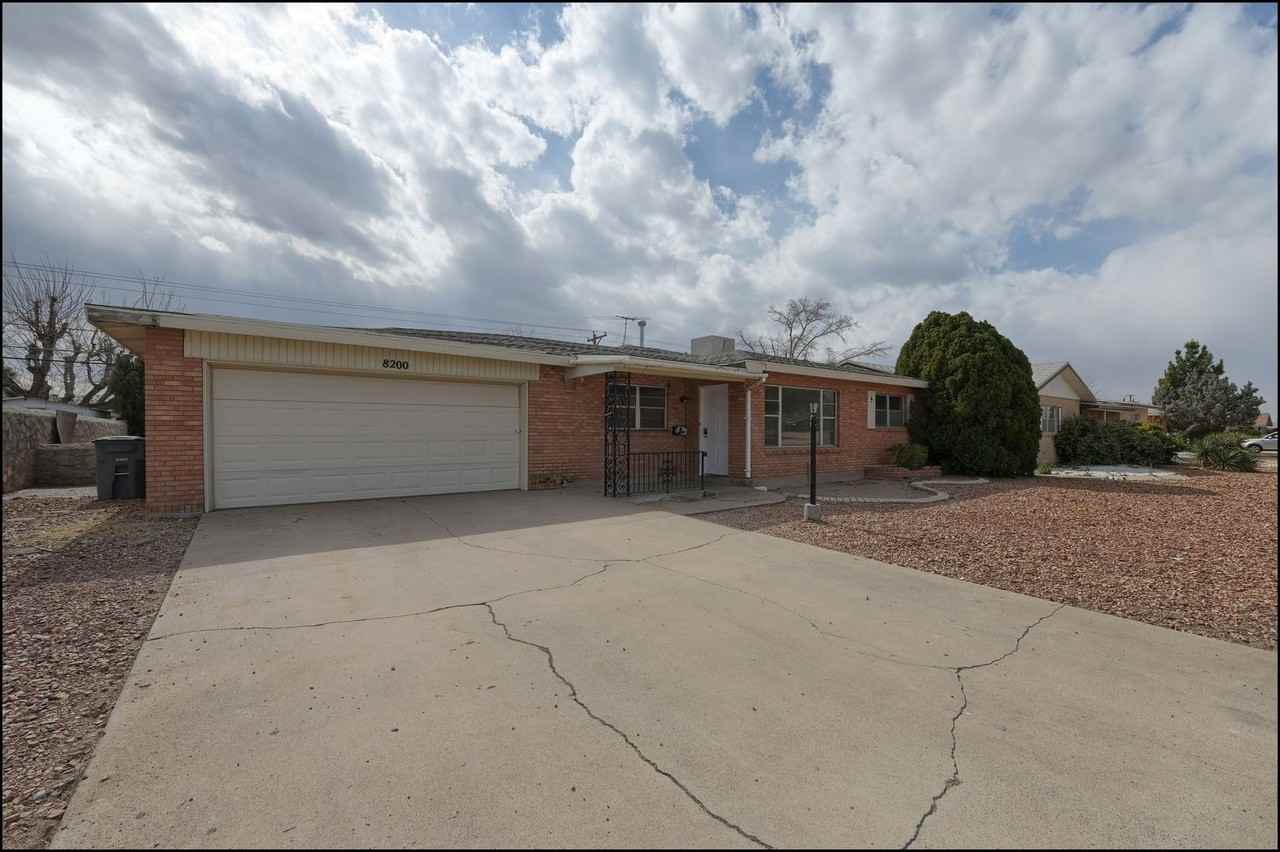 8200 Edgemere Blvd - Photo 3 of 42