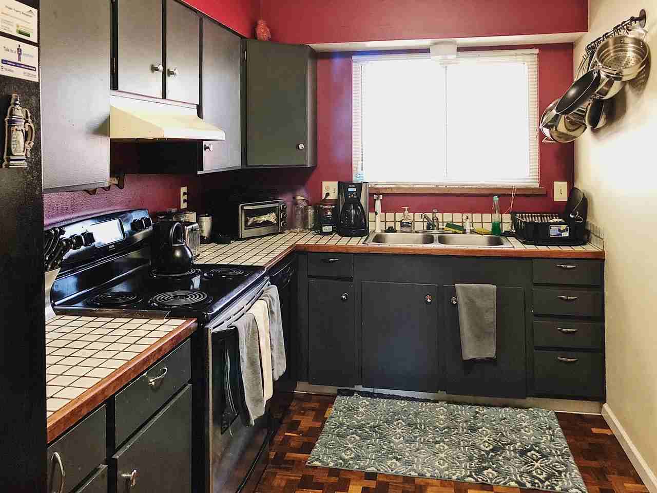 1725 Lake Sherwood Dr - Photo 4 of 11