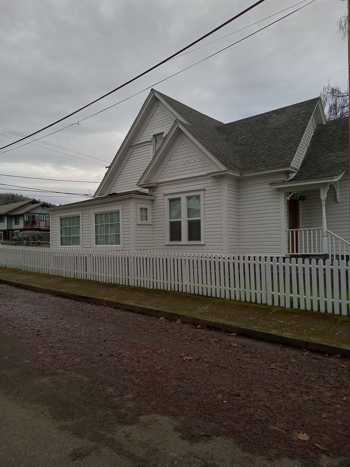 1205 Se Mill St - Photo 2 of 8