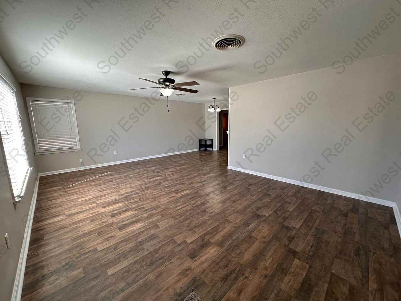 2409 Gidding St - Photo 3 of 14