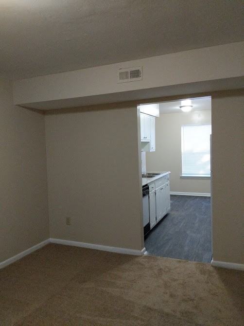 26 Sarah Ct - Photo 3 of 6